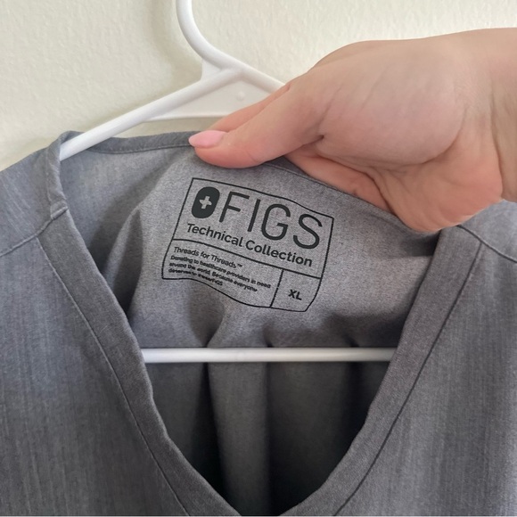 Figs Technical Collection Catarina One-Pocket Scrub Top Graphite XL - Picture 3 of 4